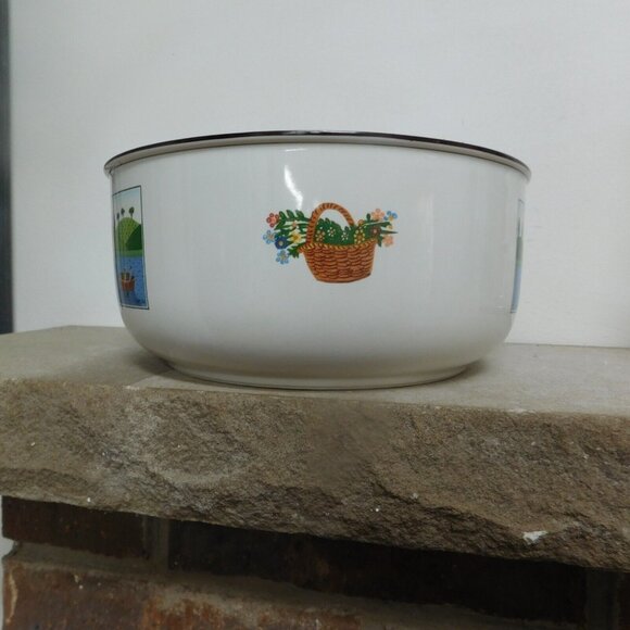 Villeroy & Boch Naif Village Large 7 3/4" Serving Bowl - Picture 2 of 6